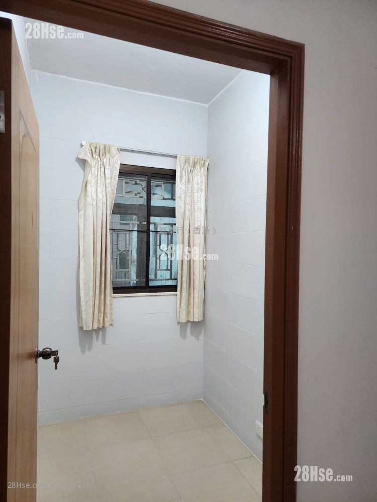 新屋仔村 租盘 4 房 , 2 浴室 1,200 平方尺