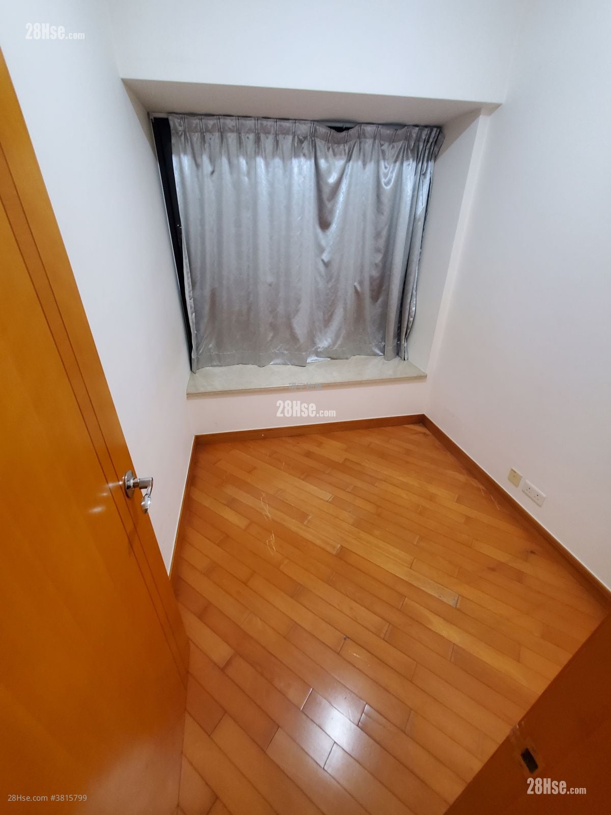 Chelsea Court Sell 3 Bedrooms , 2 Bathrooms 644 ft²