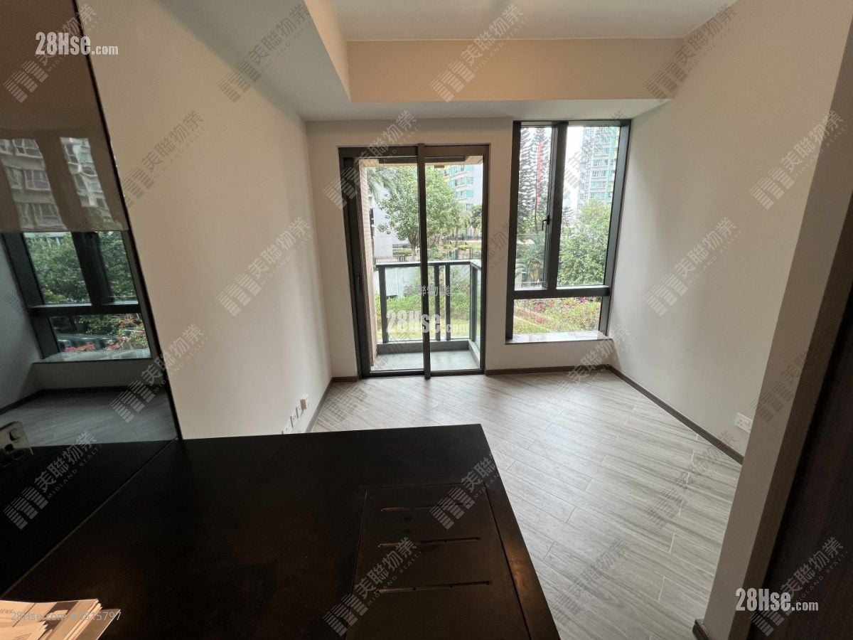 Sereno Verde Sell Studio , 1 Bathroom 195 ft²