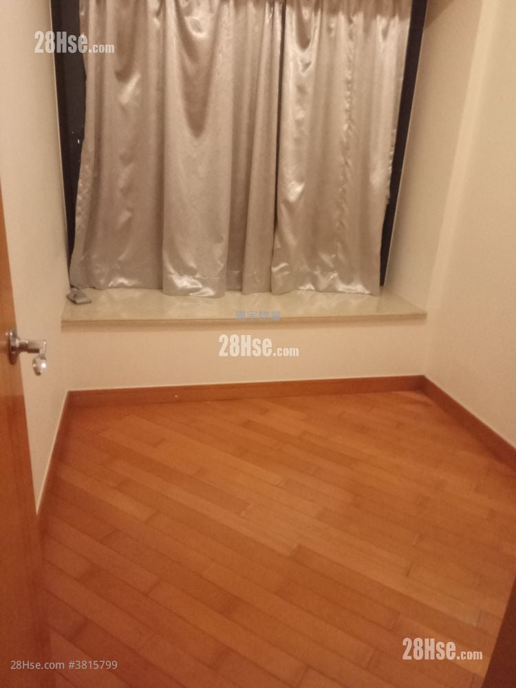 Chelsea Court Sell 3 Bedrooms , 2 Bathrooms 644 ft²