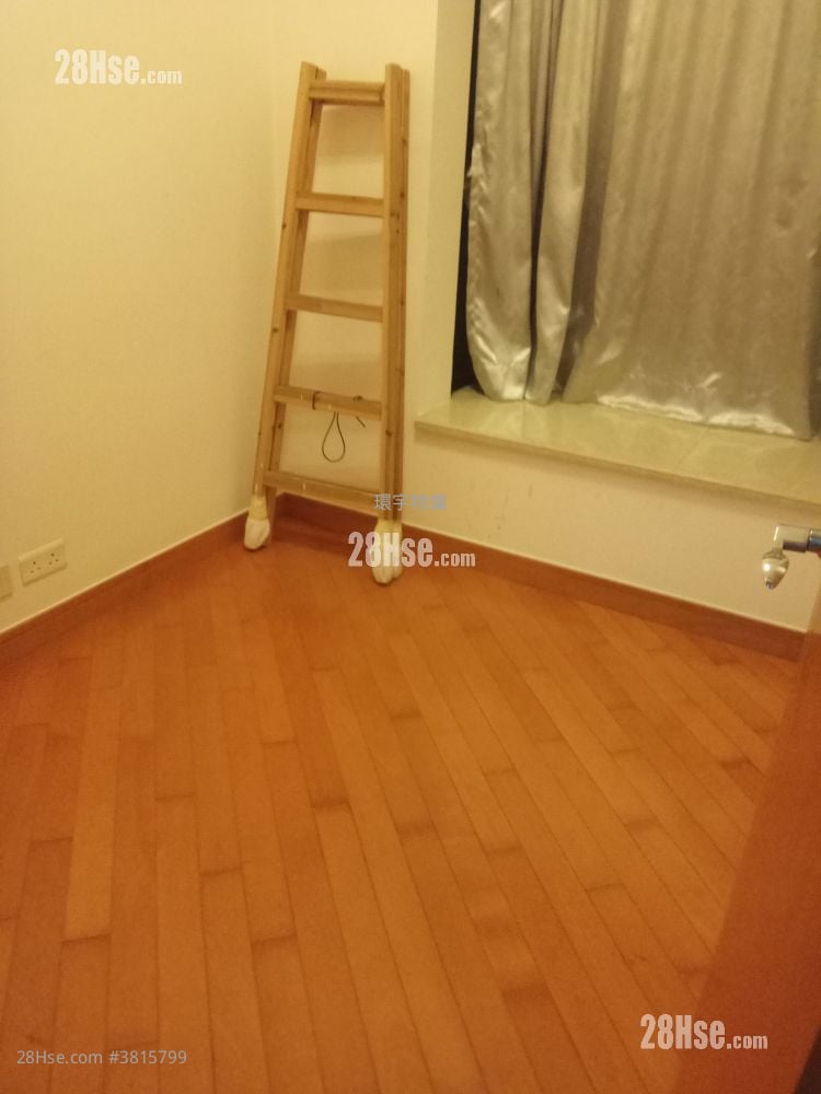 Chelsea Court Sell 3 Bedrooms , 2 Bathrooms 644 ft²