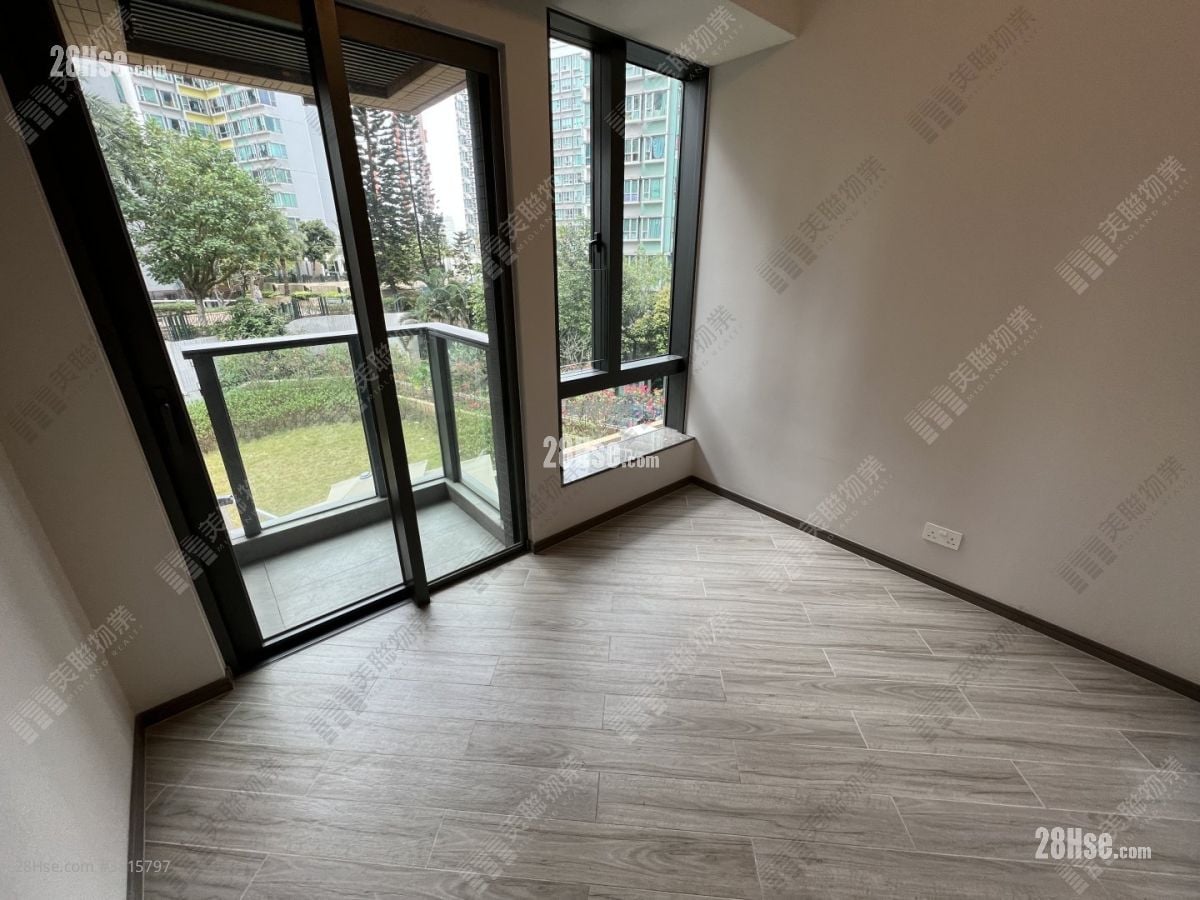 Sereno Verde Sell Studio , 1 Bathroom 195 ft²