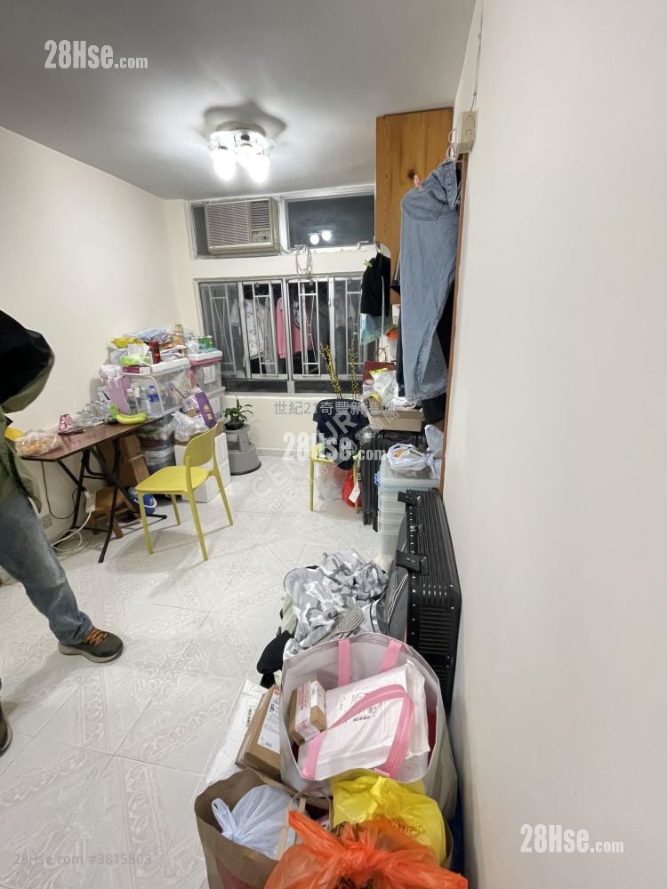 Kam Lung Court Sell 2 Bedrooms , 1 Bathroom 401 ft²