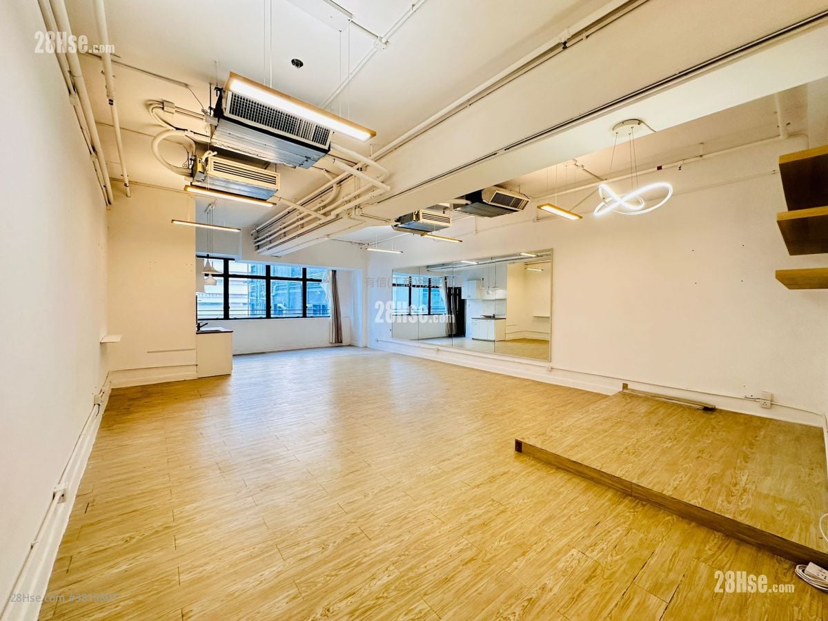 The Globe Rental 1 Toilet 783 ft²