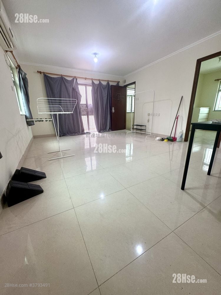 Village Rental 3 Bedrooms , 1 Bathroom 700 ft²