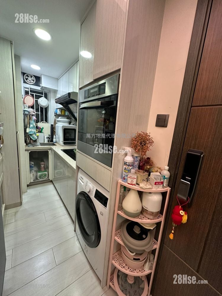 Hong Lam Court Sell 3 Bedrooms , 1 Bathroom 554 ft²