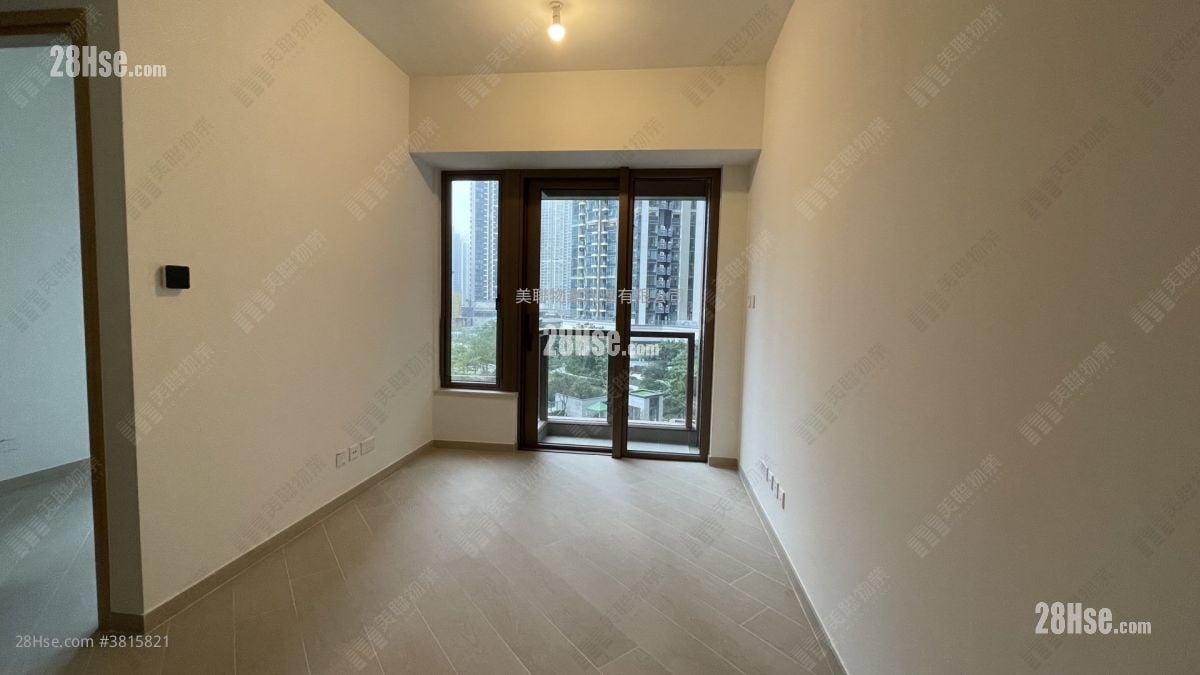 Lp10 Sell 2 Bedrooms 512 ft²