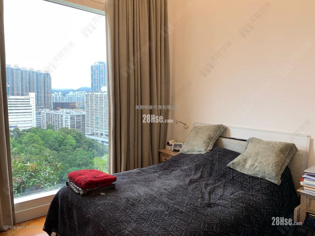 The Grandville Sell 5+ Bedrooms 1,385 ft²