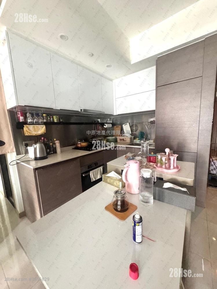 Aurora Sell 3 Bedrooms , 2 Bathrooms 644 ft²