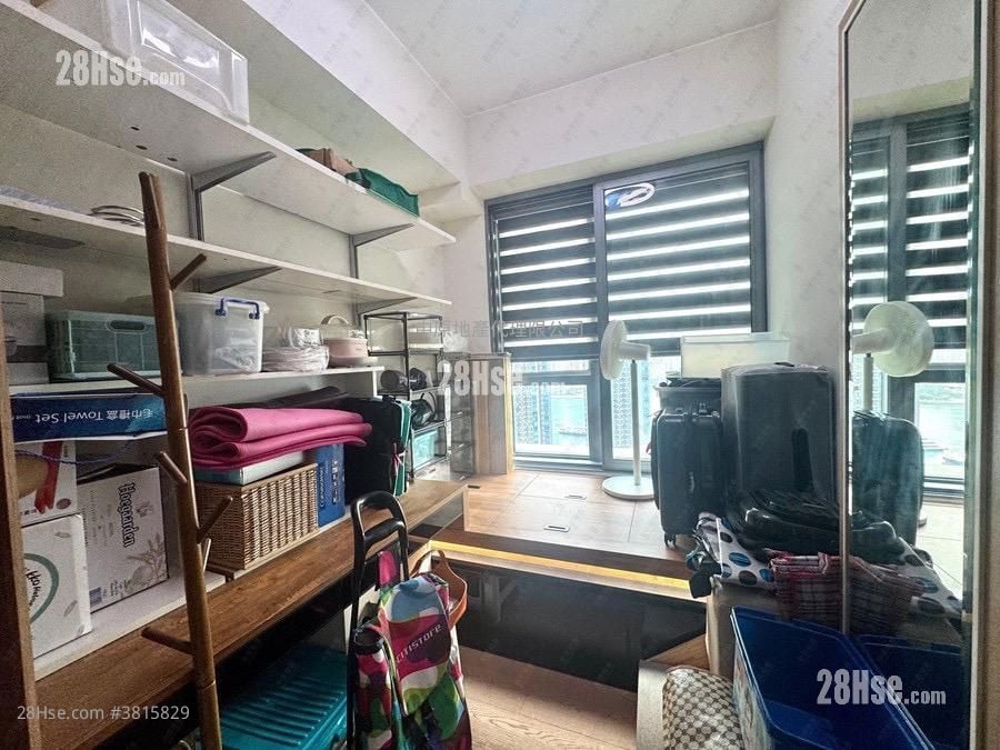 Aurora Sell 3 Bedrooms , 2 Bathrooms 644 ft²