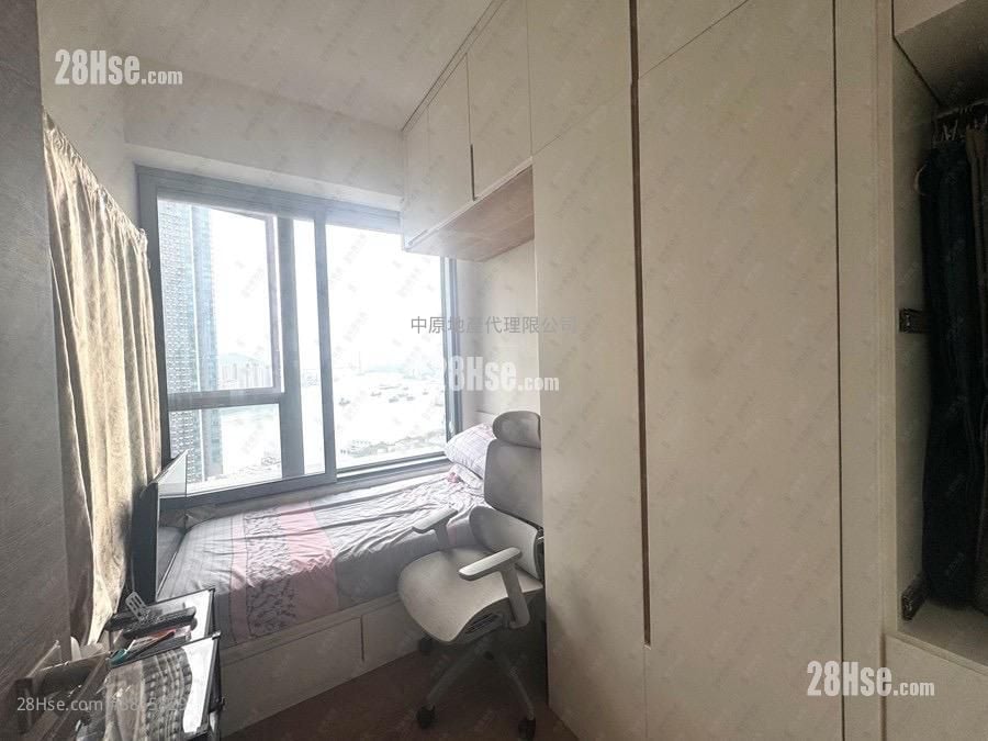 Aurora Sell 3 Bedrooms , 2 Bathrooms 644 ft²