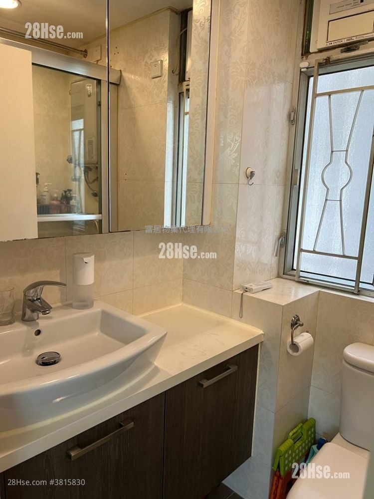 Hong Kong Garden Sell 2 Bedrooms , 1 Bathroom 536 ft²