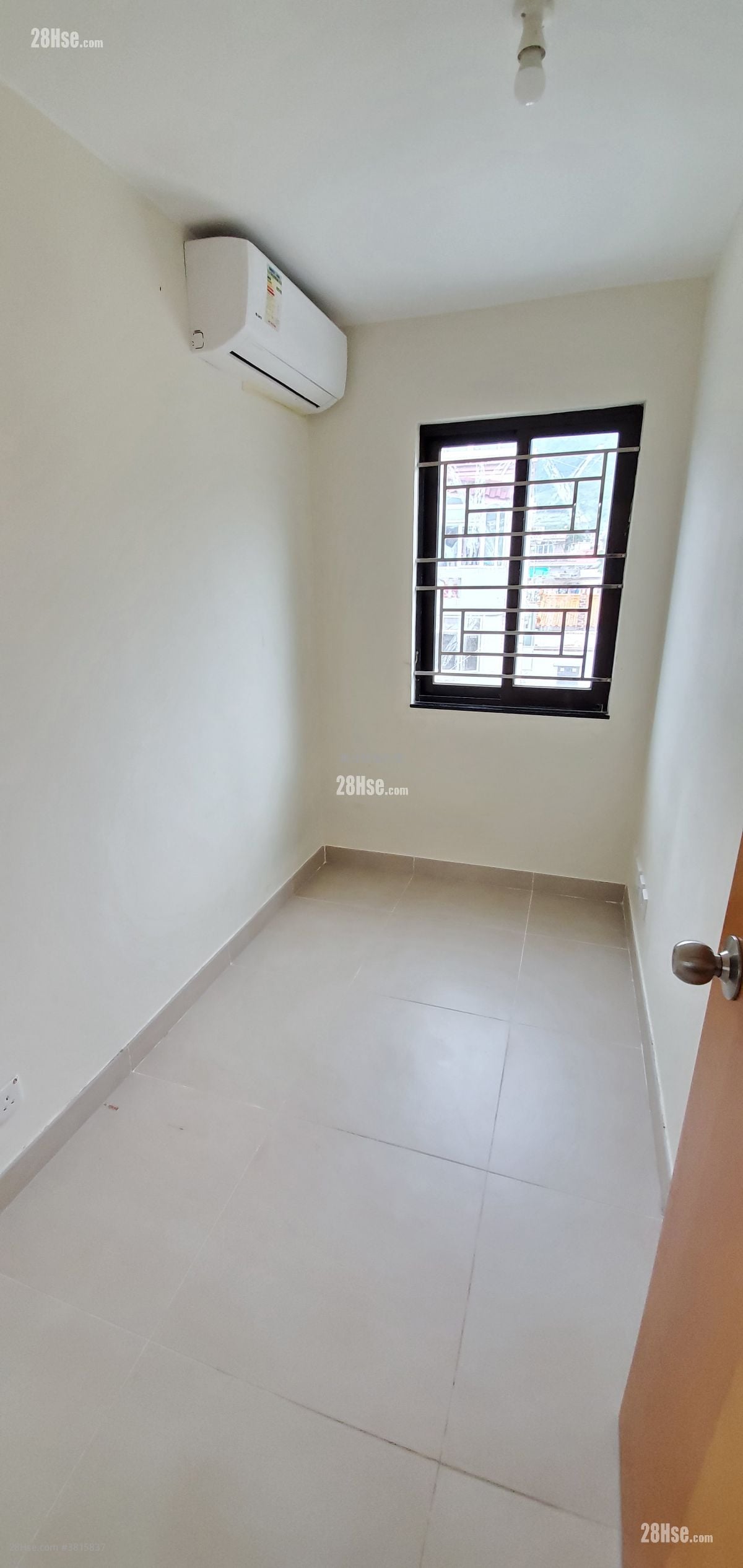 村屋 租盘 2 房 , 1 浴室