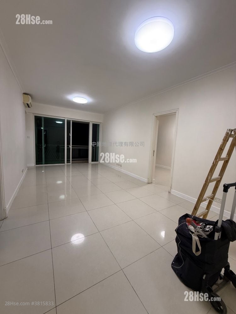 厅: 领都 售盘 4 房 975 平方尺