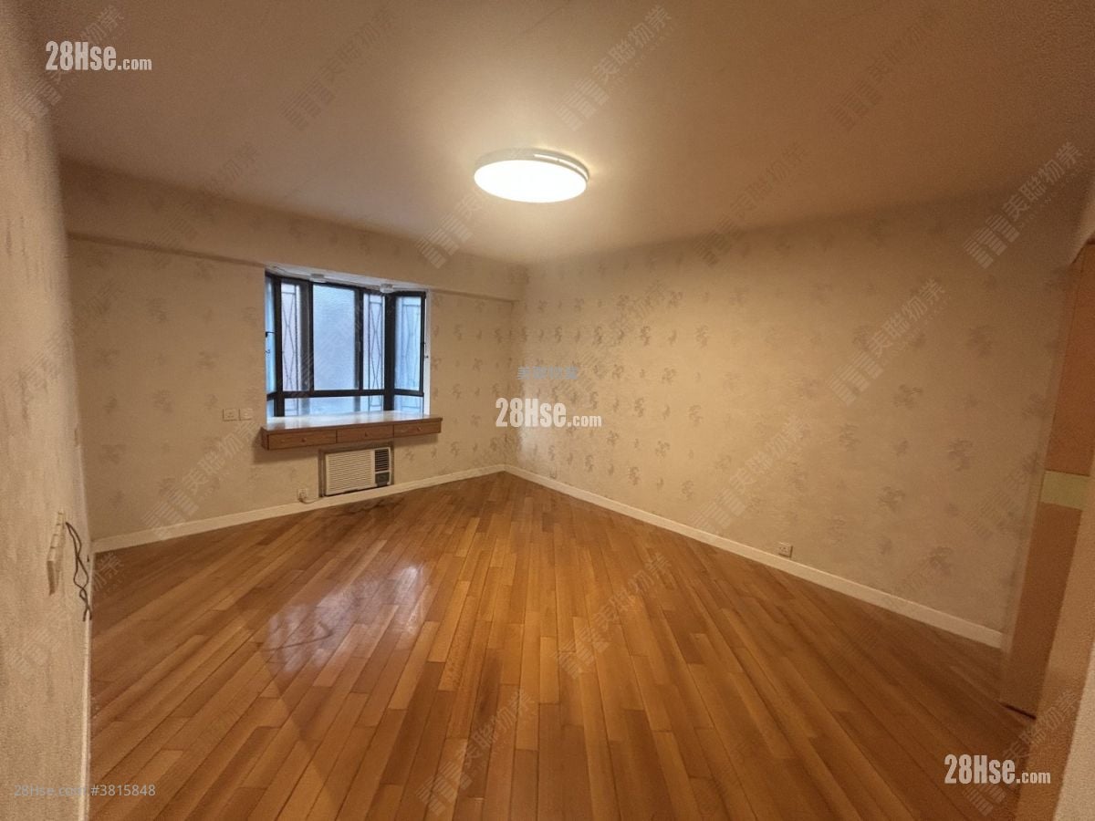 Beverly Villas Rental 1,211 ft²