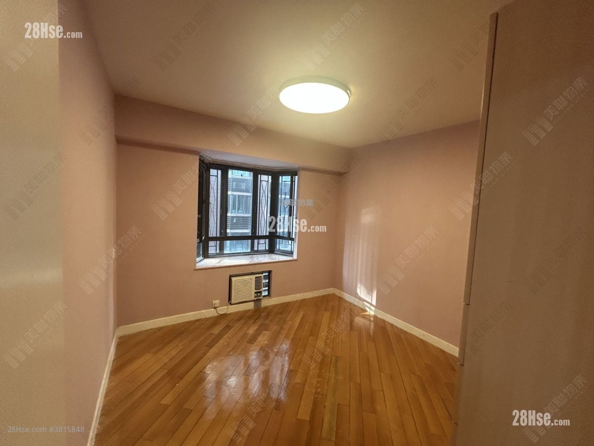 Beverly Villas Rental 1,211 ft²