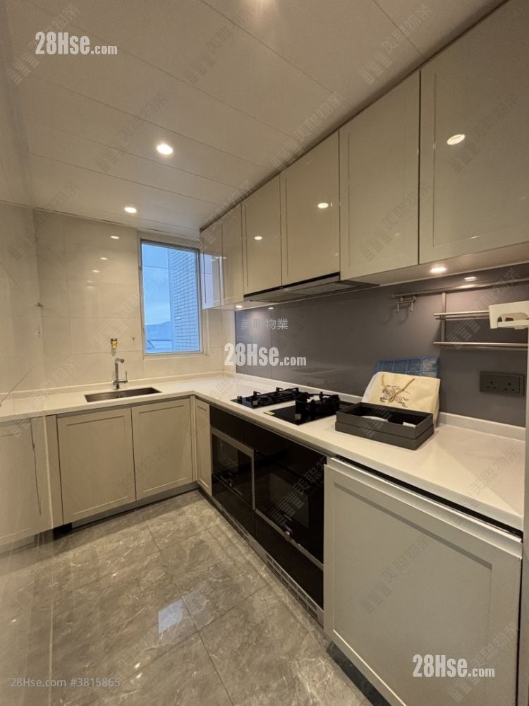 Monterey Rental 789 ft²