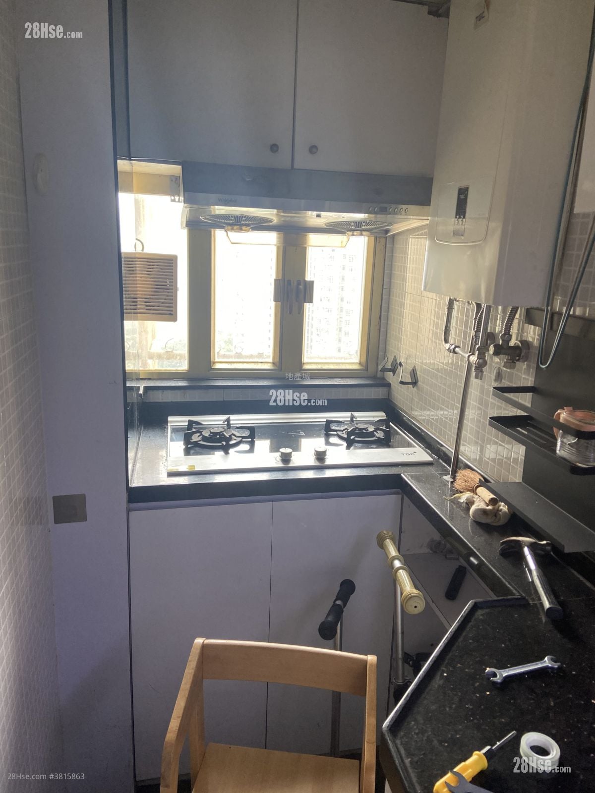 Hiu Ming Court Rental 2 Bedrooms , 1 Bathroom 439 ft²