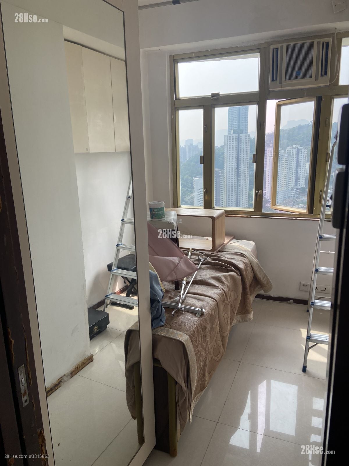 Hiu Ming Court Rental 2 Bedrooms , 1 Bathroom 439 ft²