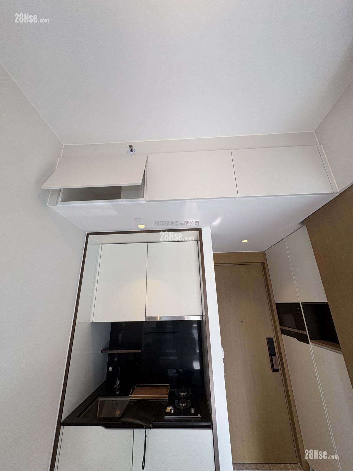 南首 租盤 1 房 , 1 浴室 225 平方呎