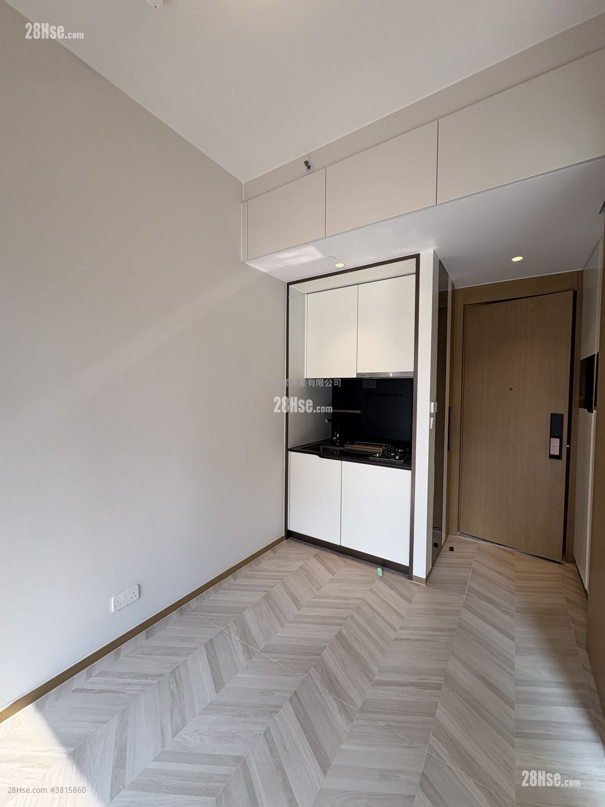 南首 租盤 1 房 , 1 浴室 225 平方呎