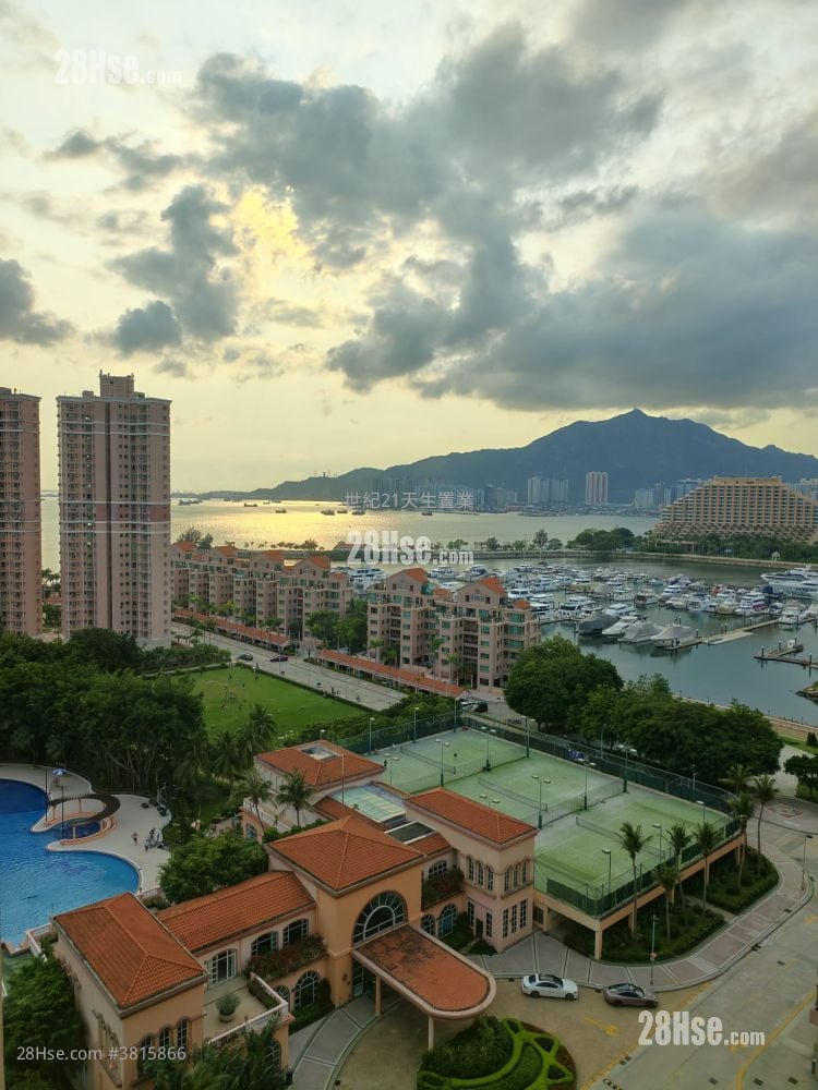 Hong Kong Gold Coast Rental 3 Bedrooms , 2 Bathrooms 680 ft²