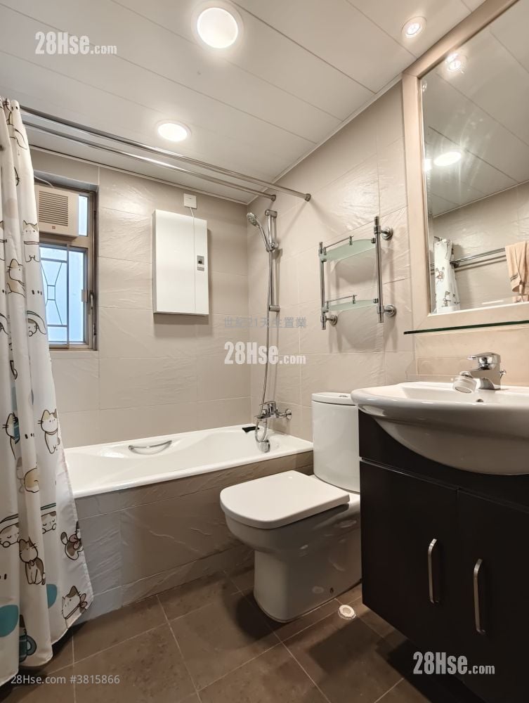 Hong Kong Gold Coast Rental 3 Bedrooms , 2 Bathrooms 680 ft²