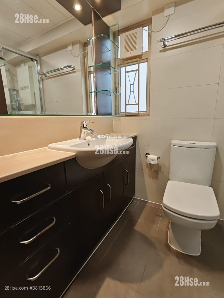 Hong Kong Gold Coast Rental 3 Bedrooms , 2 Bathrooms 680 ft²