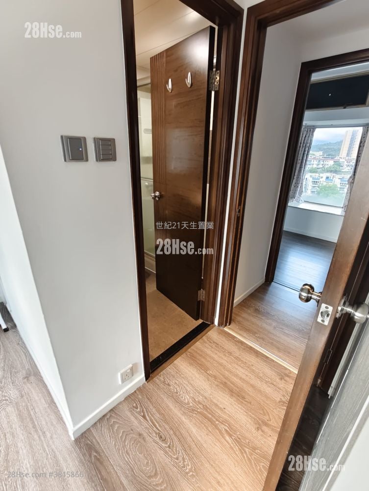 Hong Kong Gold Coast Rental 3 Bedrooms , 2 Bathrooms 680 ft²