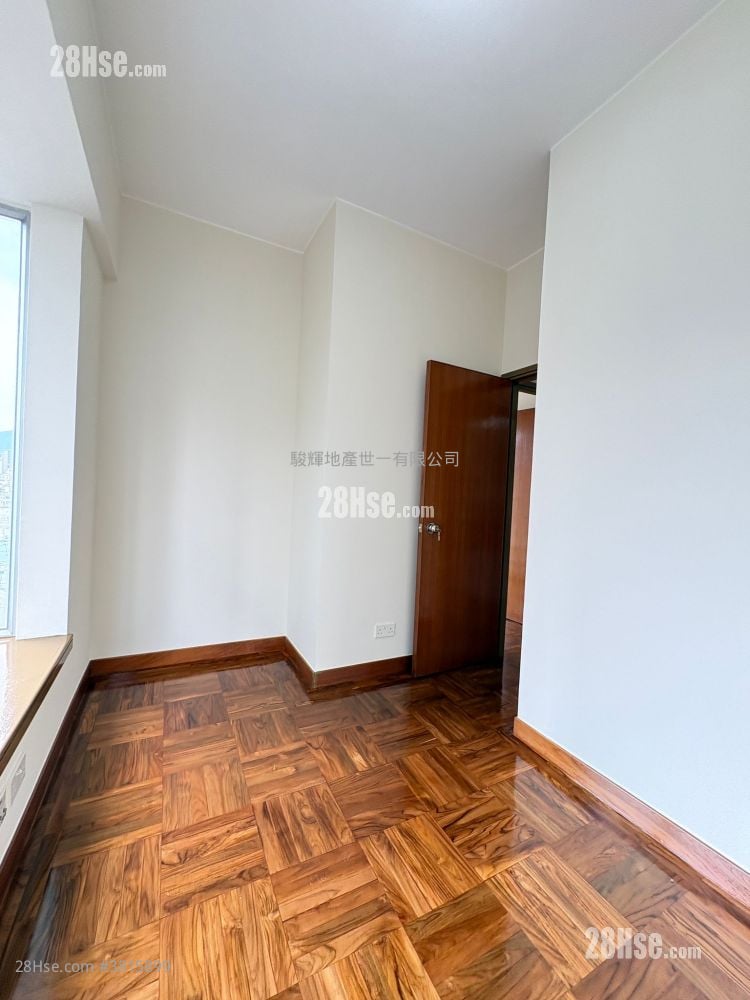 Liberty Mansion Rental 2 Bedrooms , 1 Bathroom 424 ft²