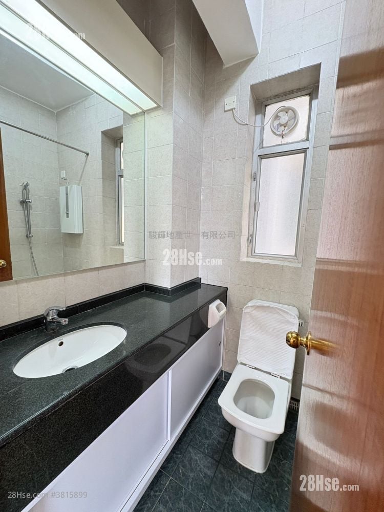 Liberty Mansion Rental 2 Bedrooms , 1 Bathroom 424 ft²