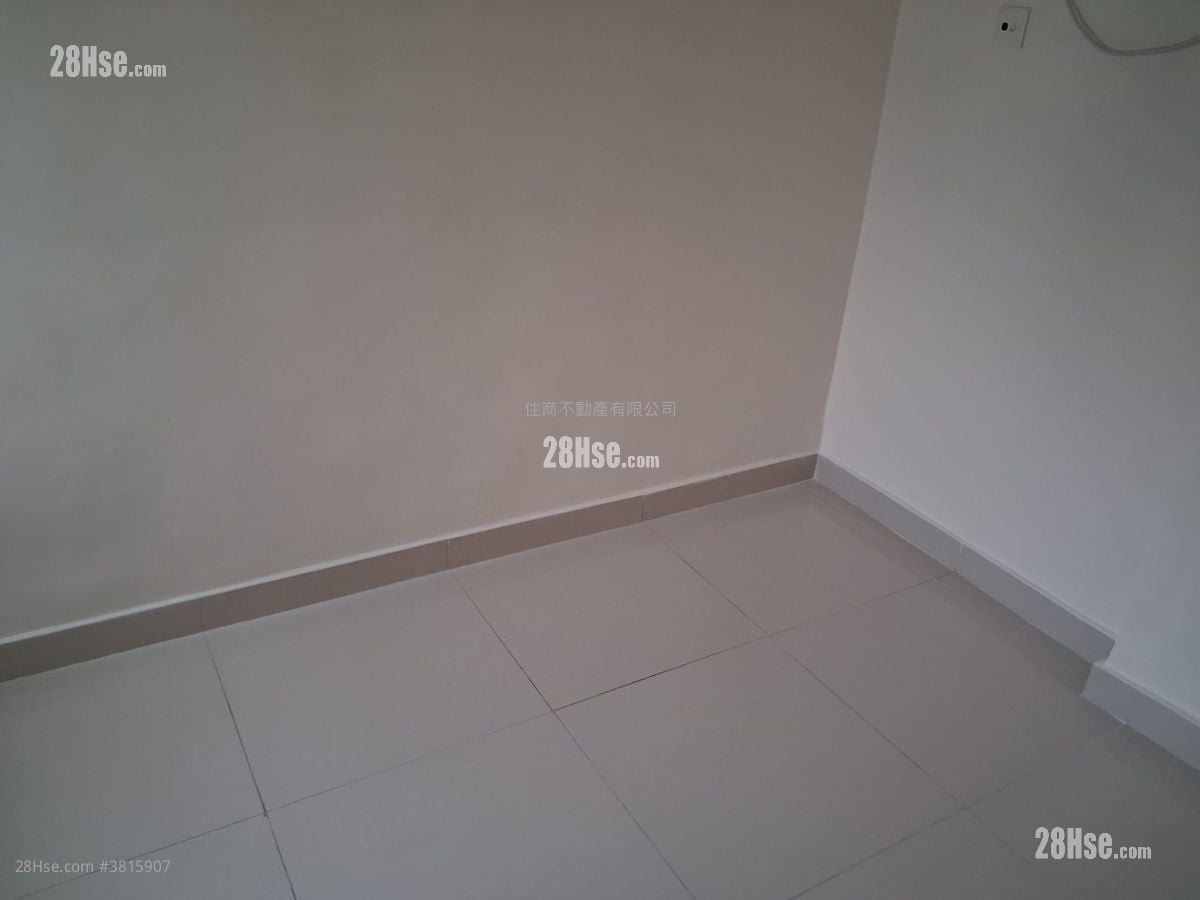 Bouhinia Mansions Rental 2 Bedrooms , 1 Bathroom 505 ft²