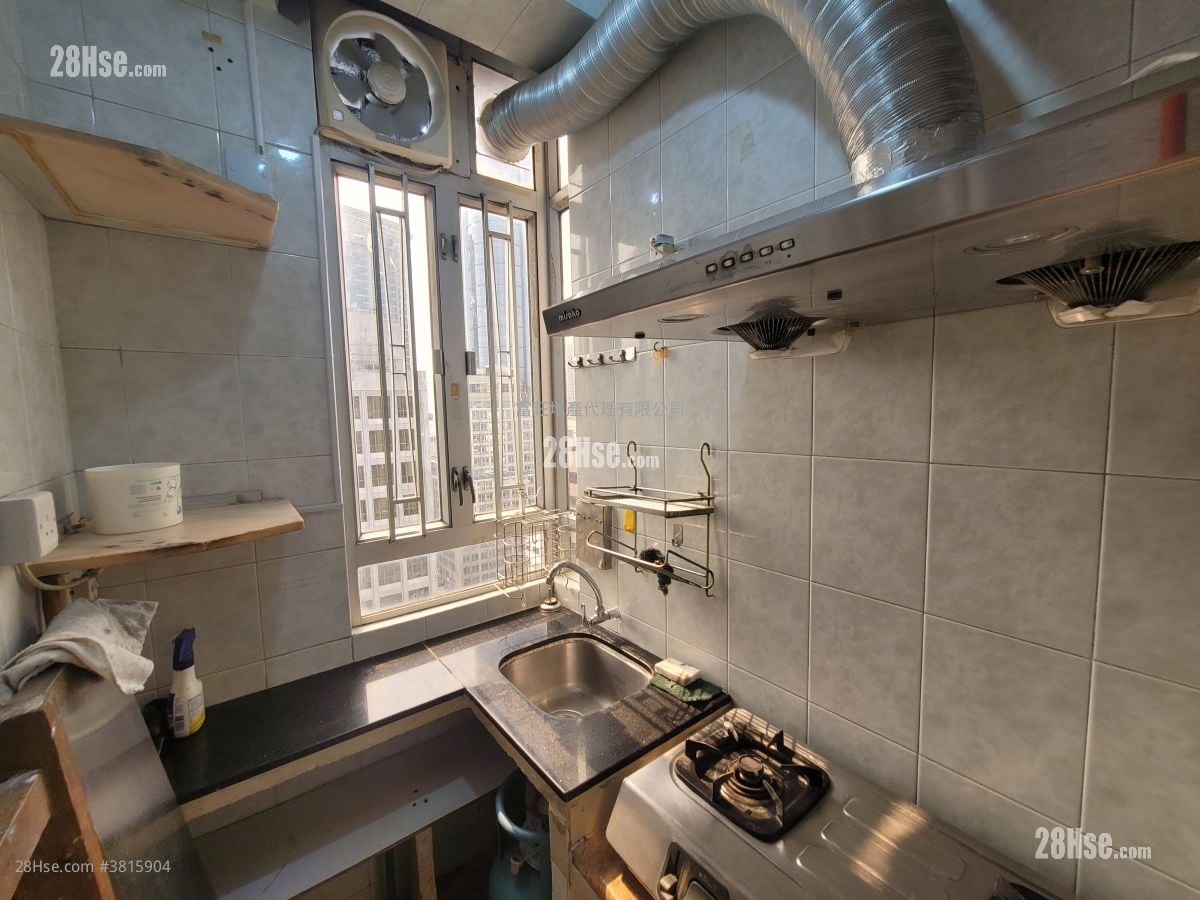 德發大廈 租盤 2 房 , 1 浴室 251 平方呎