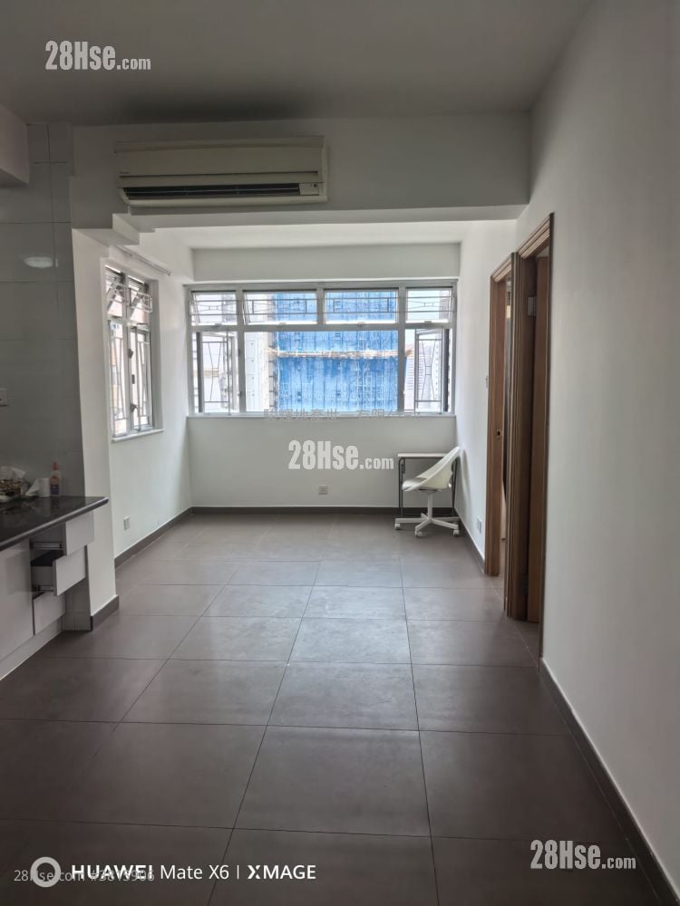 Yen Dack Building Rental 3 Bedrooms , 1 Bathroom 612 ft²