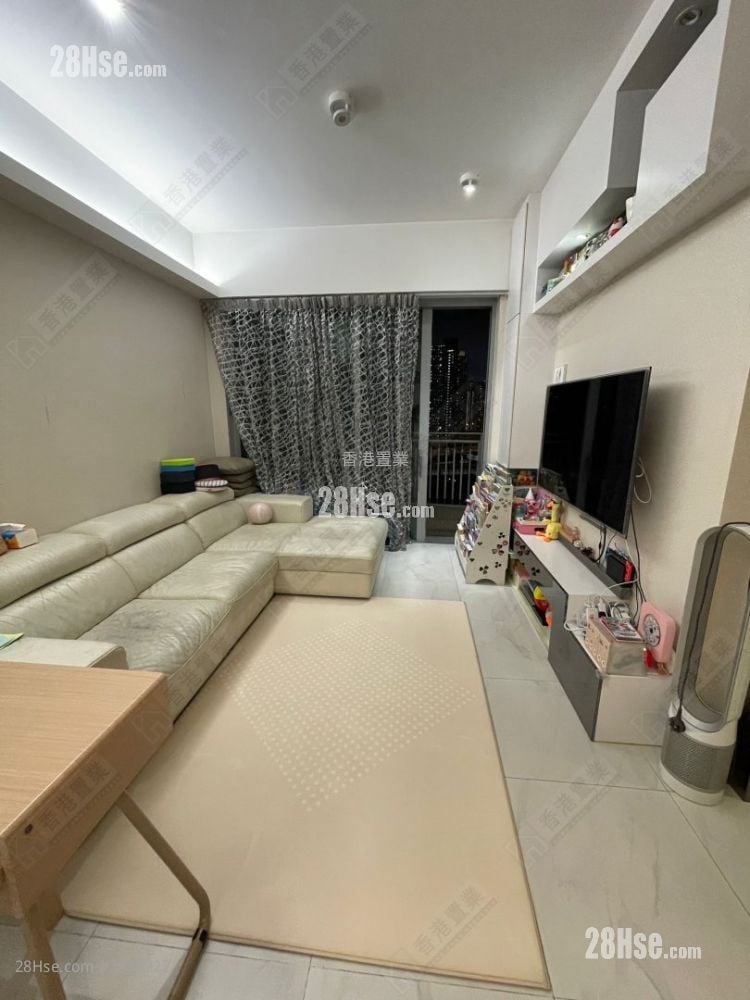 曼克顿山 售盘 3 房 , 2 浴室 888 平方尺