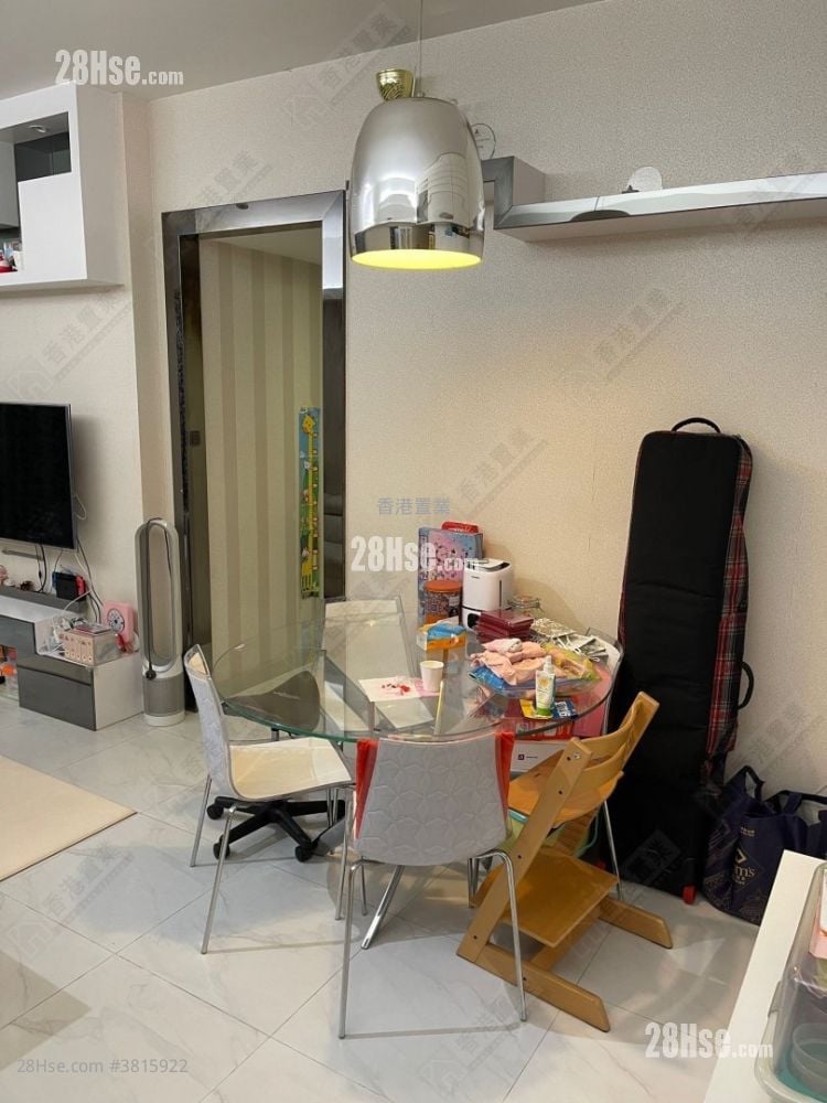 曼克顿山 售盘 3 房 , 2 浴室 888 平方尺