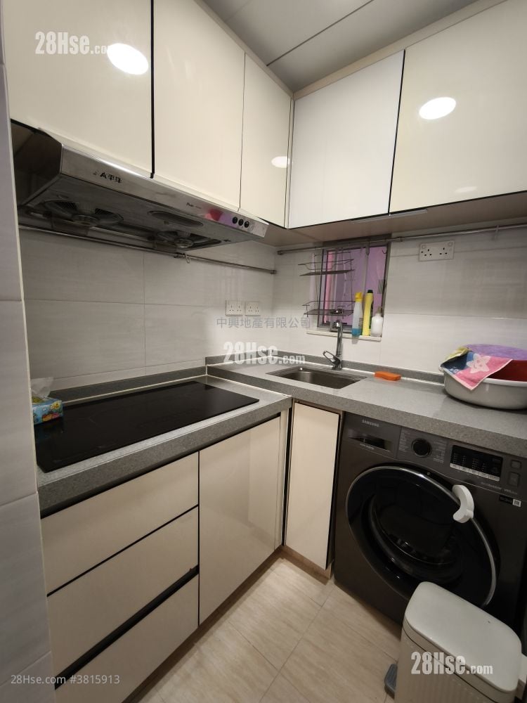 Parkes Mansion Rental 2 Bedrooms , 1 Bathroom 348 ft²