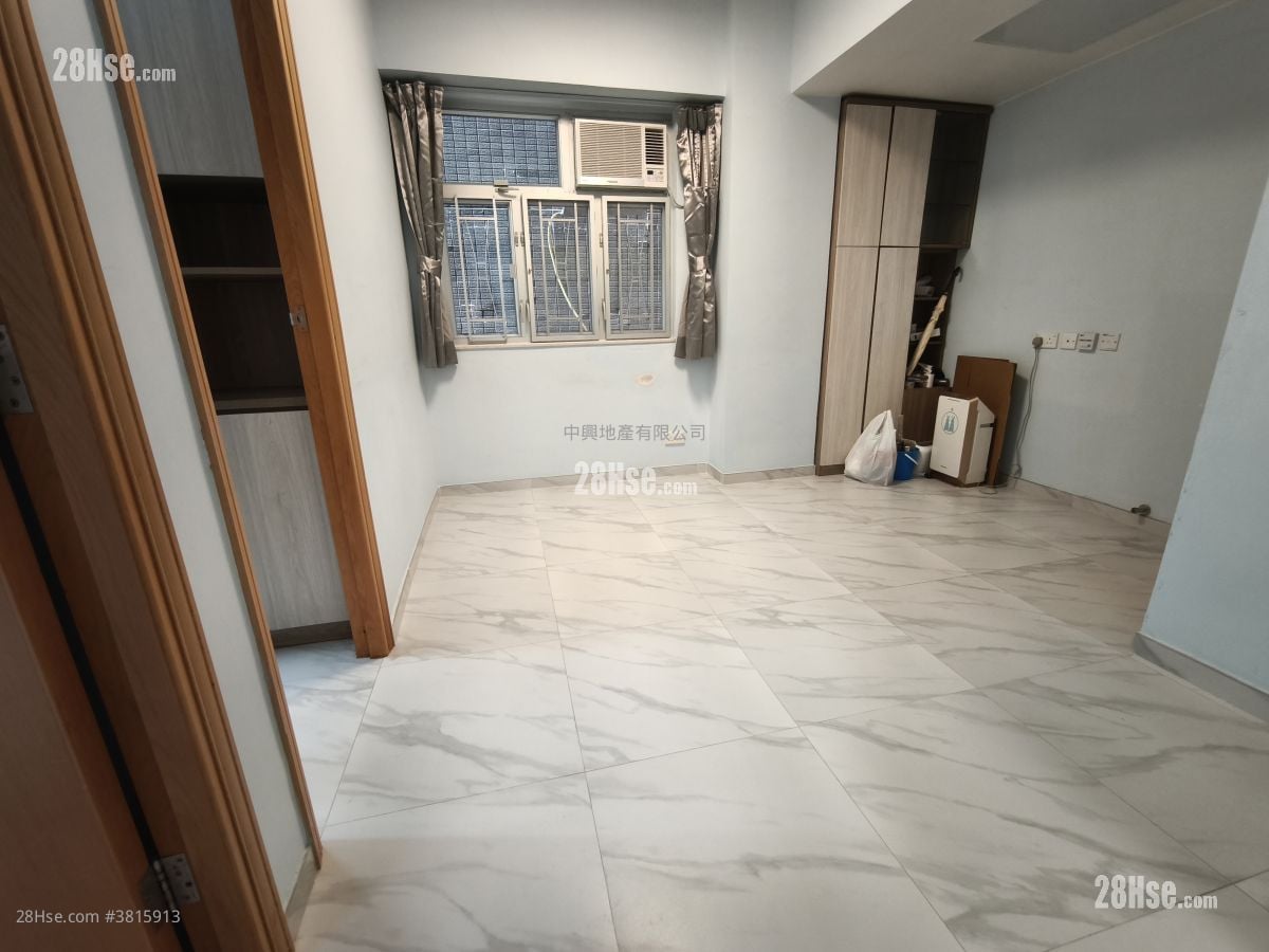 Parkes Mansion Rental 2 Bedrooms , 1 Bathroom 348 ft²