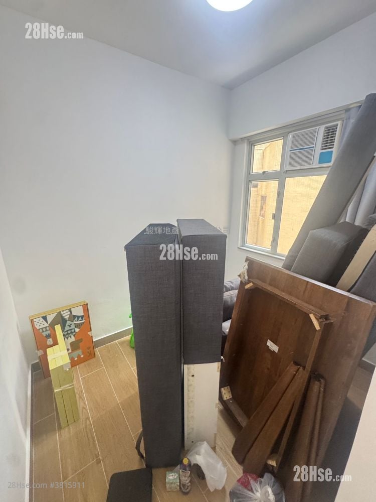 Kimlai Court Rental 2 Bedrooms , 1 Bathroom 445 ft²