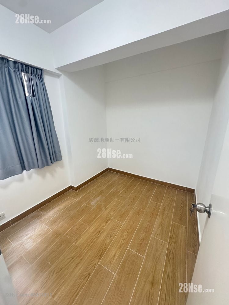 Kimlai Court Rental 2 Bedrooms , 1 Bathroom 445 ft²