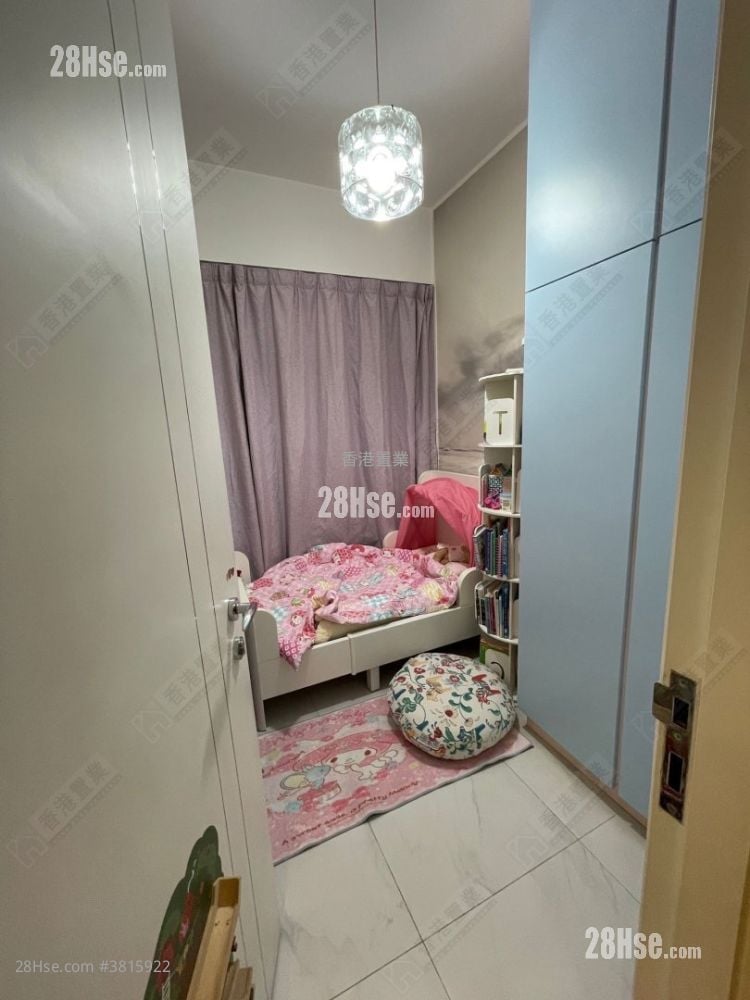 曼克顿山 售盘 3 房 , 2 浴室 888 平方尺