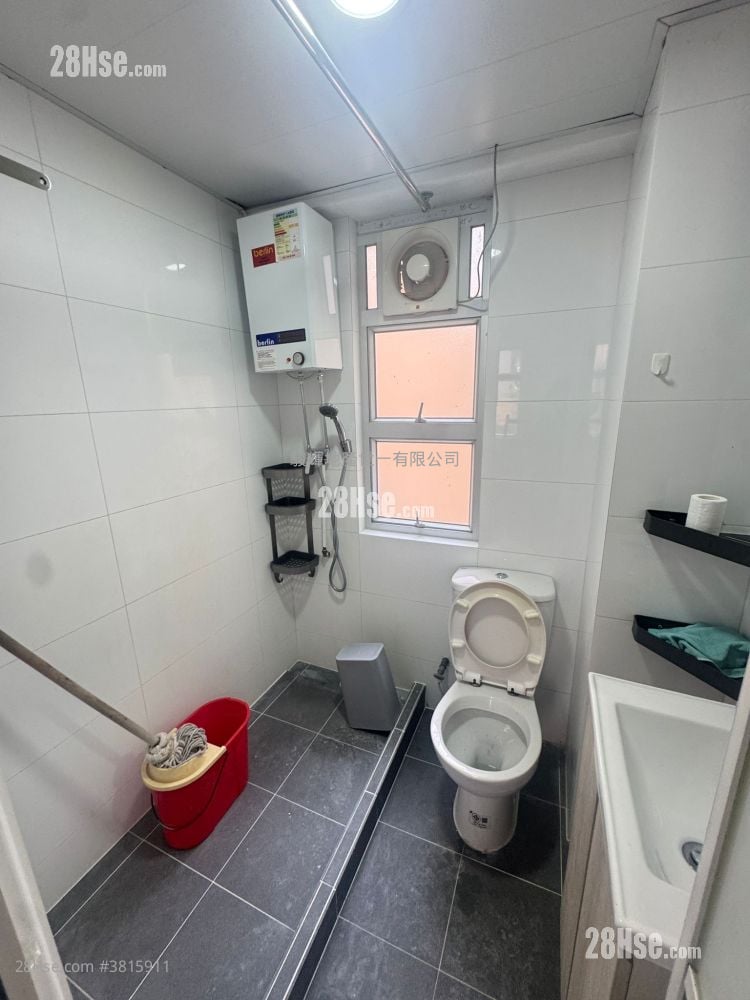 Kimlai Court Rental 2 Bedrooms , 1 Bathroom 445 ft²