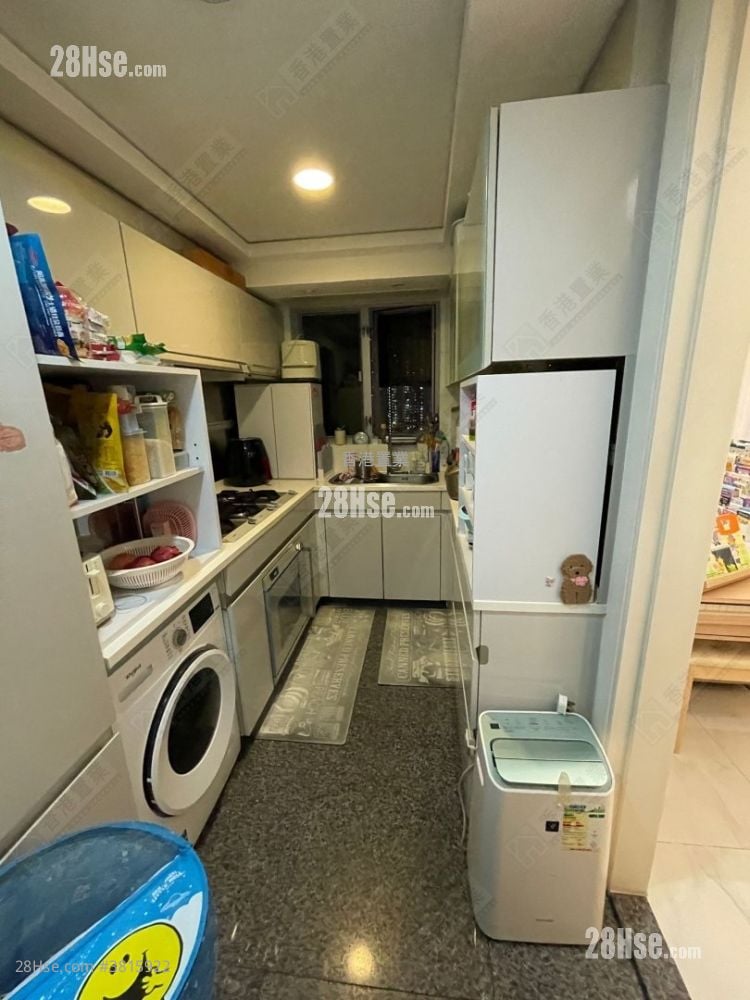 曼克顿山 售盘 3 房 , 2 浴室 888 平方尺