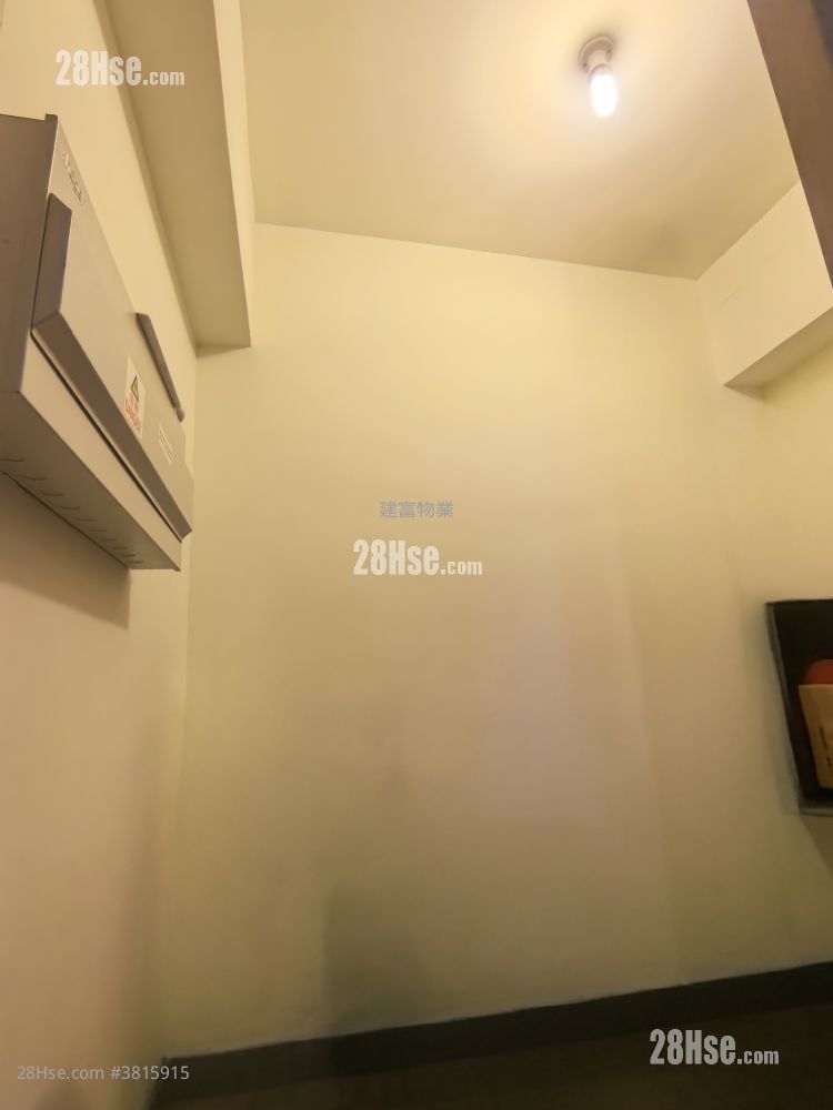 Sol City Rental 2 Bathrooms 749 ft²