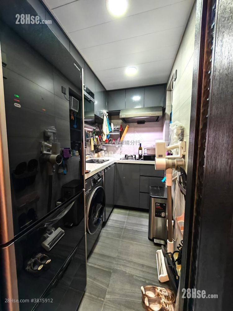 Dawning Views Sell 2 Bedrooms , 1 Bathroom 439 ft²