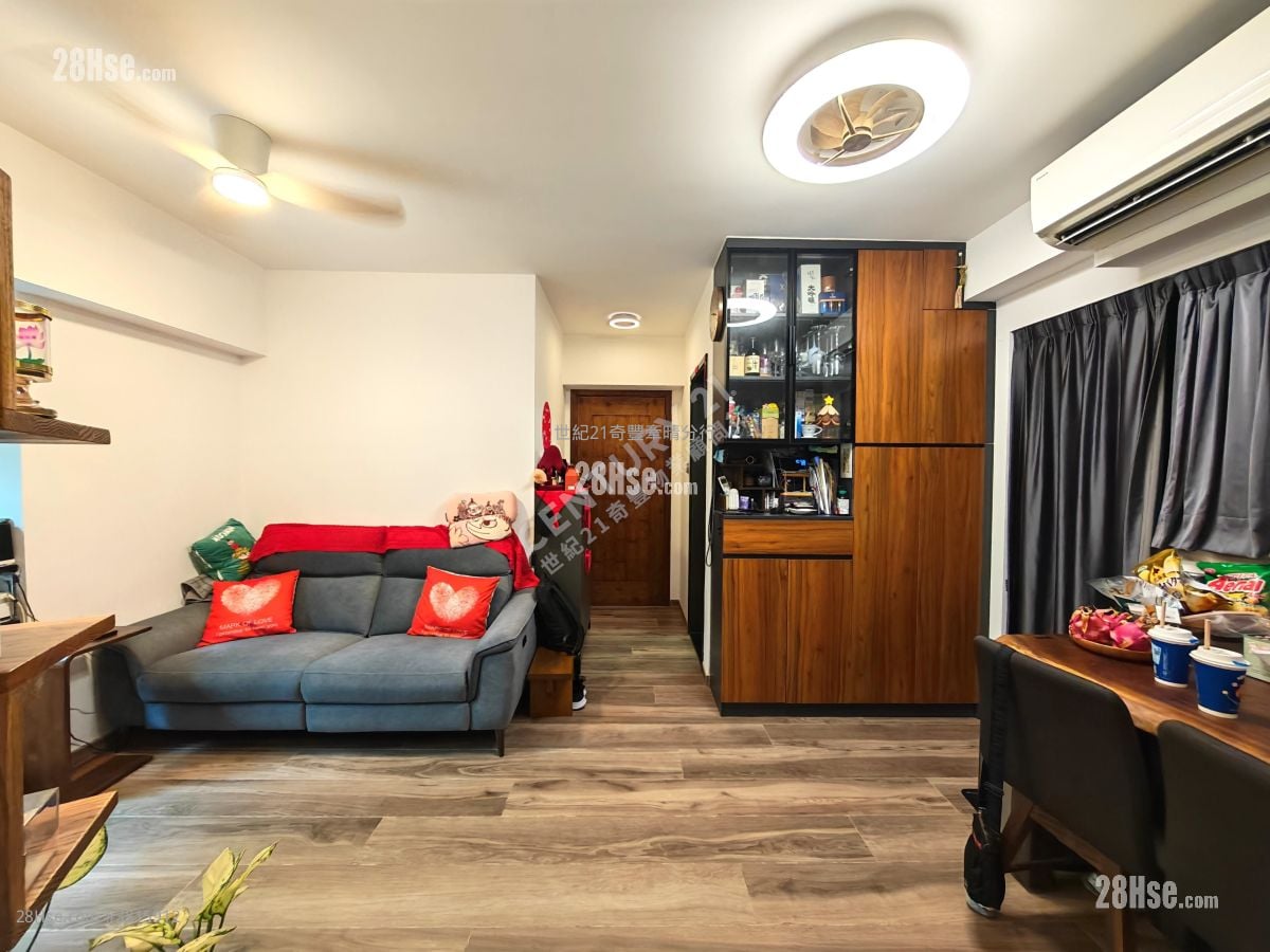 Dawning Views Sell 2 Bedrooms , 1 Bathroom 439 ft²