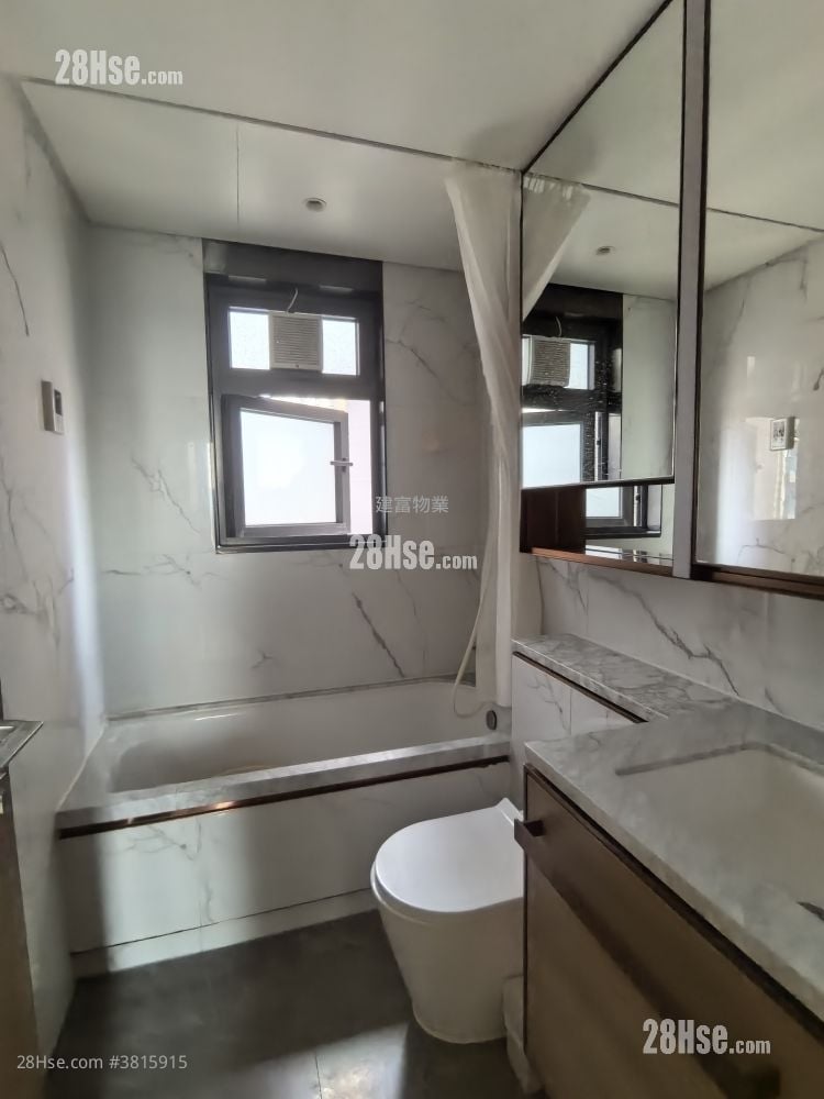 Sol City Rental 2 Bathrooms 749 ft²