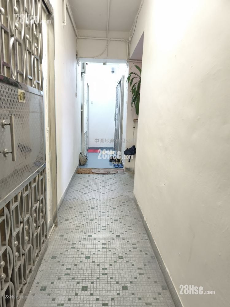 Parkes Mansion Rental 2 Bedrooms , 1 Bathroom 348 ft²