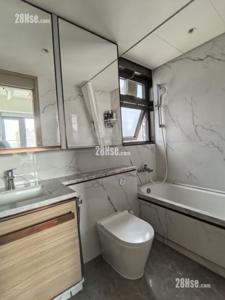 Sol City Rental 2 Bathrooms 749 ft²