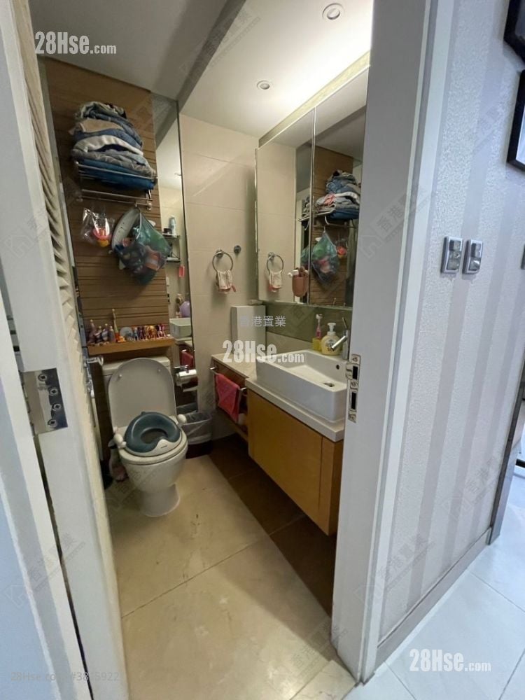 曼克顿山 售盘 3 房 , 2 浴室 888 平方尺